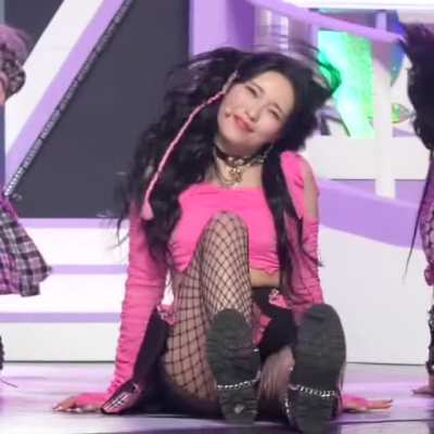Billlie - Suhyeon and Haram