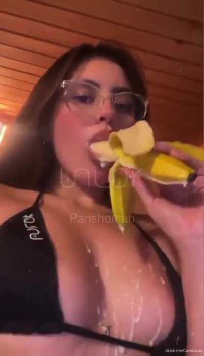 Aquí está el video 🍌🍼