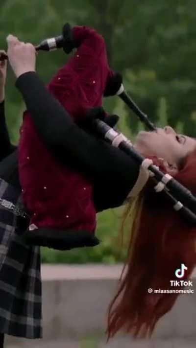 This is ending up in the wrong subs because people don&rsquo;t know how bagpipes work