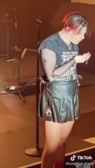 por favor adm aceita isso e faz a yulla ver essa porra tbm n&atilde;o vamos sofre sozinho