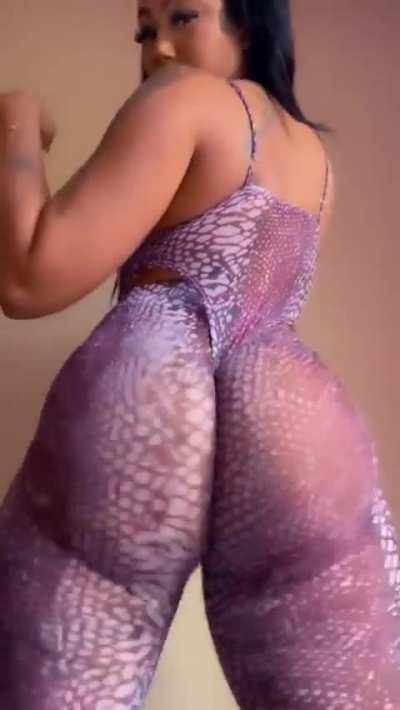 Booty Got ME in a Daze!