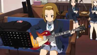 Trying to teach her to play [K-On!!]
