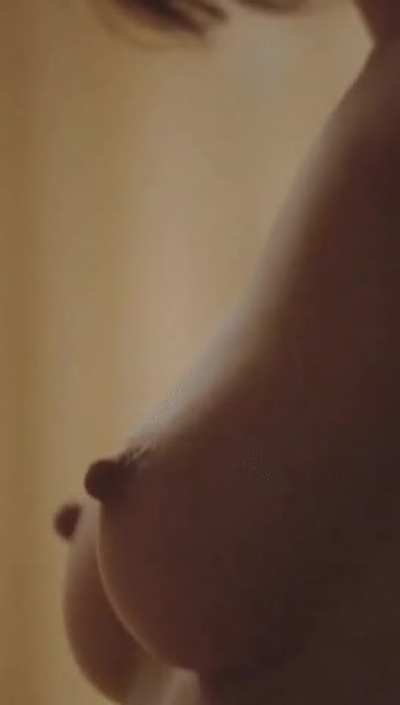 Lizzy Caplan's incredible tits