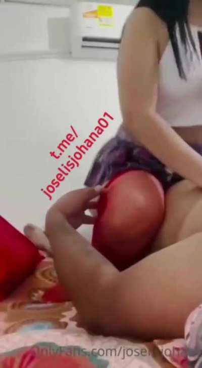 joselis Johana 🍑🍑🍑😍. bien dicen que al marrano m&aacute;s trompudo le toca la mejor mazorca