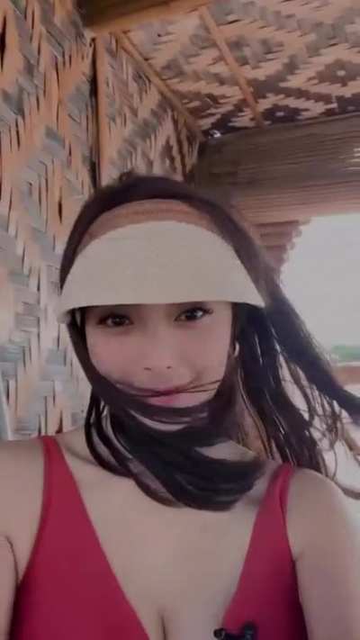 Analyn Barro