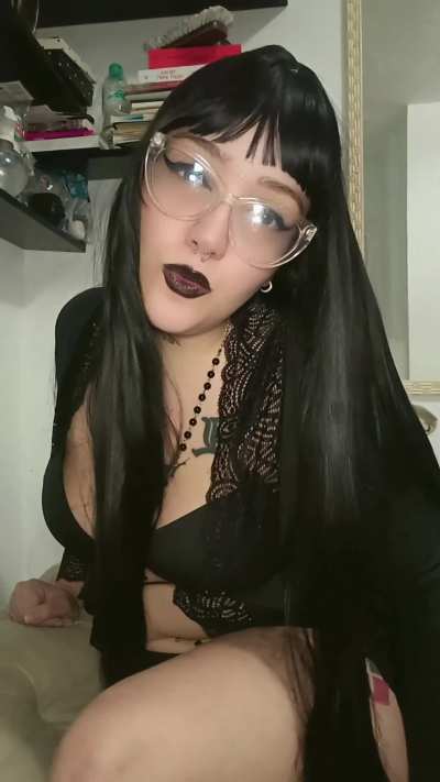 Upvotesb and comment Goth and mommy will spam you here nudes