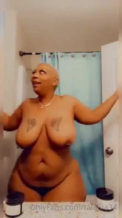 Talahia Jackson, sexy ass granny