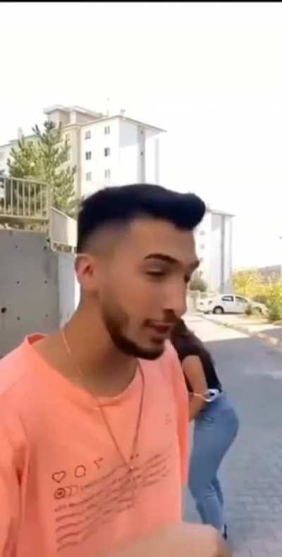 Hep kadına şiddet g&ouml;steriyorsunuz erkeğe şiddet de var w/Takedown