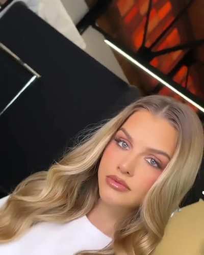 "We love a glam moment" II