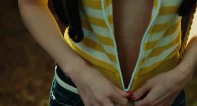 Megan Fox unzipping