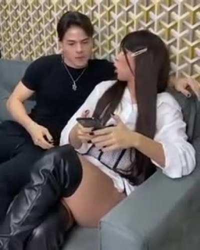 😳