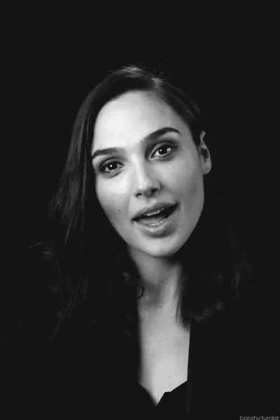 Love the way gal use&rsquo;s her lips