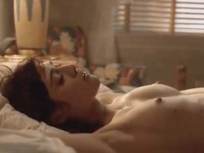 Lizzy Caplan