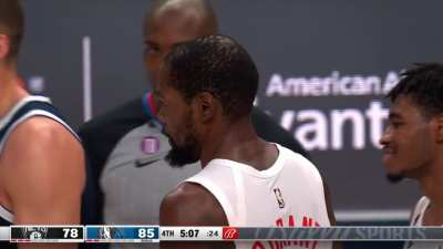 [Highlight] Durant picks up the tech for having words with Josh Green after the offensive foul call and continues to bark with the Mavs bench