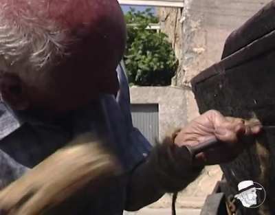 impermeabilizar barcas de madera con alquitr&aacute;n y estopa 
