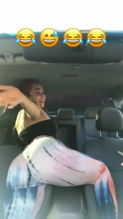 Throwing ass 🥵