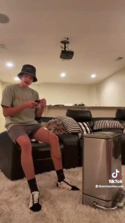 Period cramp simulator on leg