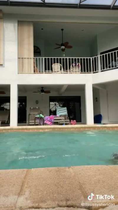 Sissy pool