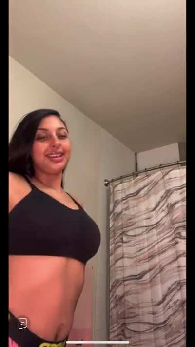 Clapping goat went live🍑👏🏾