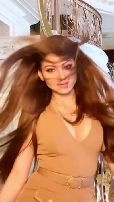 Urvashi R@nd! Seducing us with her horny expression...uff saali ko patak patak k &pi;@pe krna h iska