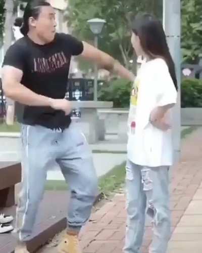 Women 🤢🤮