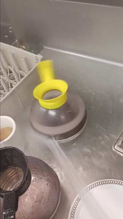 🎶you spin me right round baby right round🎶