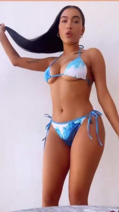 Madd Curvy😍