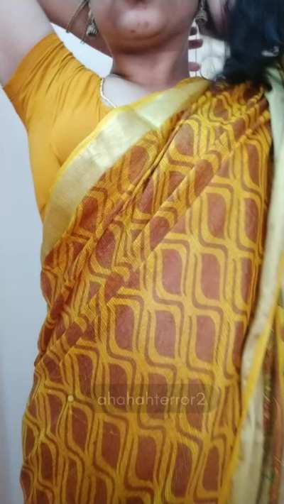 Quick question: Would you like to watch me wearing saree or stripping one?🤫 [F] Goodnight 💕
