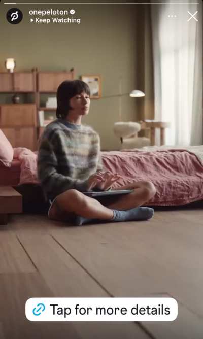 Digging the toe outline in socks on this ad!