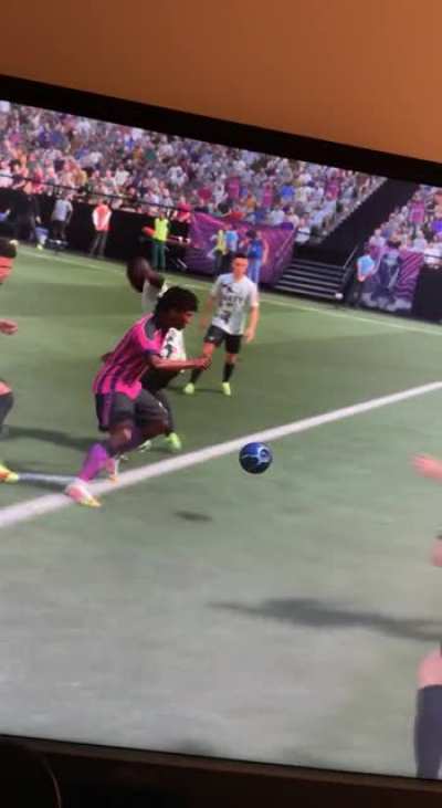 The impossible elastico