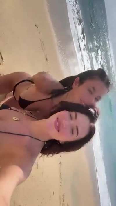 Perfect duo in Bikini - TikTok Dec 2024