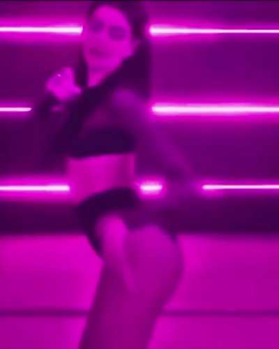Moving that ass