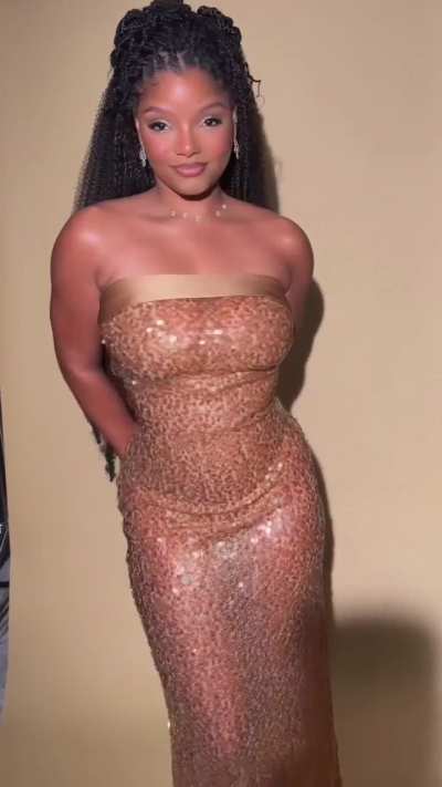 Halle&rsquo;s look for GQ event last night | 11/14/2025