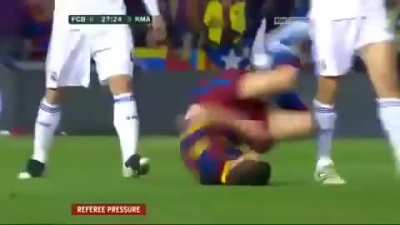 How to fix a broken leg in 5 seconds ft. Dr.Sergio Ramos and Dr.&Aacute;lvaro Arbeloa