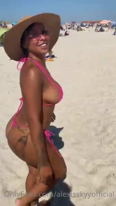 👙👙