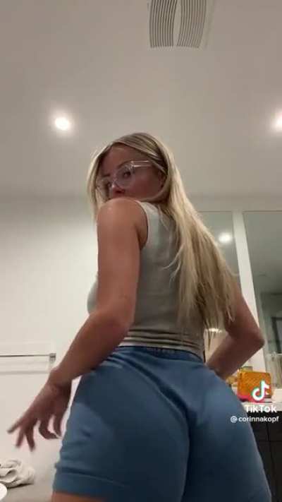 she&rsquo;s so hot