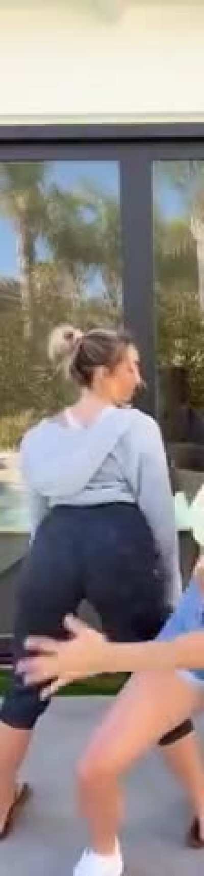 Lexi&rsquo;s shaking her fat ass