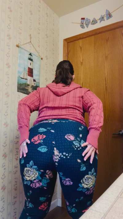She says it&rsquo;s gross to smell her farts. I say, &ldquo;My farts were created for you to sniff&rdquo; 😈