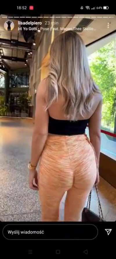 Damn that booty