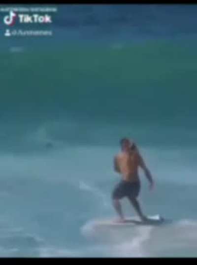 o cara caiu durasso mano kkkkkk