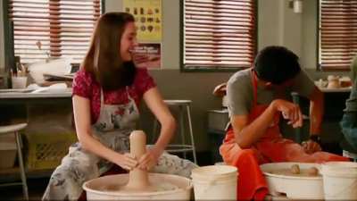 Annie does pottery (scene + blooper). 10K members special 🥳
