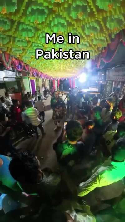Cultural exchange 🇵🇰🔄🇬🇧