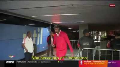 Representou o que acredito que mais da metade do sub queria t&aacute; gritando pros jogadores.