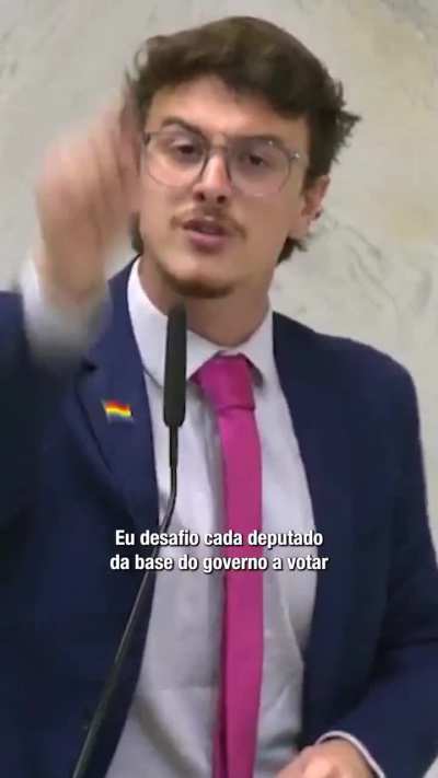 Guilherme Cortez, deputado e candidato a prefeito de Franca, discursando sobre inoperancia da extrema direita em previnir trag&eacute;dias clim&aacute;ticas.