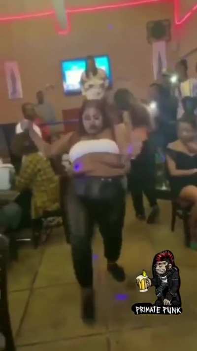 Chichis con segundo piso si yo lo vi ustedes tambien,harbanos hasta en las piores