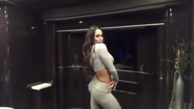 God she’s incredibly sexy