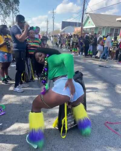 It&rsquo;s just a regular Tuesday every where else except for in NewOrleans⚜️today cut up and have a good time Happy Mardi Gras 💚💛💜 #mardigras2023 #mardigras #happymardigras #neworleans #nola #zuluparade
