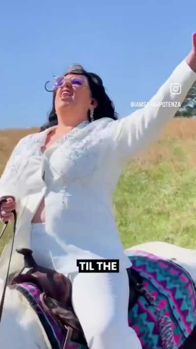 Love her vibes...