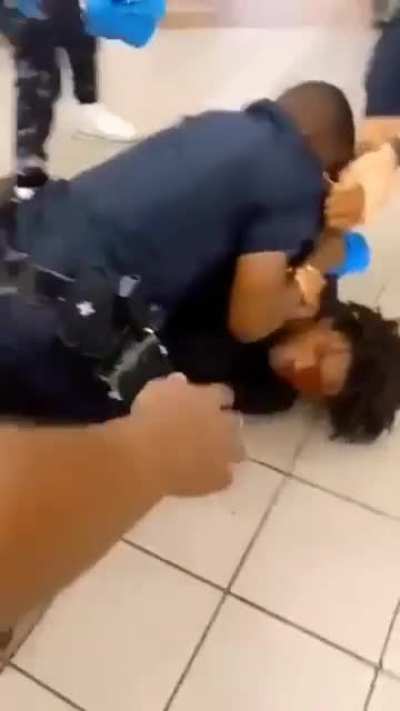 Cop vs some dude who gets choked out