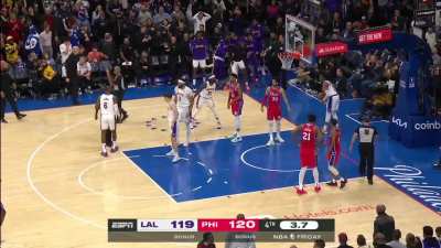 [Highlight] Anthony Davis gets fouled with a wild possession late in the 4th quarter with 3.7 seconds left in the game, AD has a chance to put the Lakers up 1